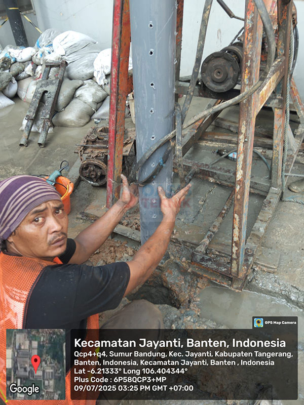 proses pengeboran sumur bor 150 m di PT Universal Luggage Indonesia