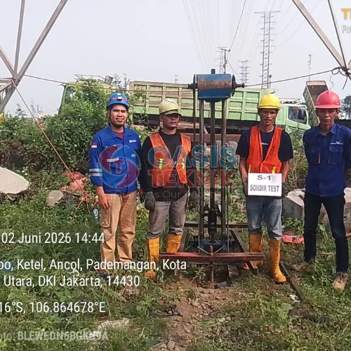 Tim PT Delta Orion Konsultan melaksanakan uji sondir di lokasi proyek PT Pandan Wangi Sae